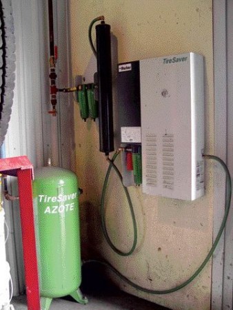 A FUTURE STANDARD?: This nitrogen generator, the TireSaver by Parker, has made a believer out of one Quebec fleet manager.