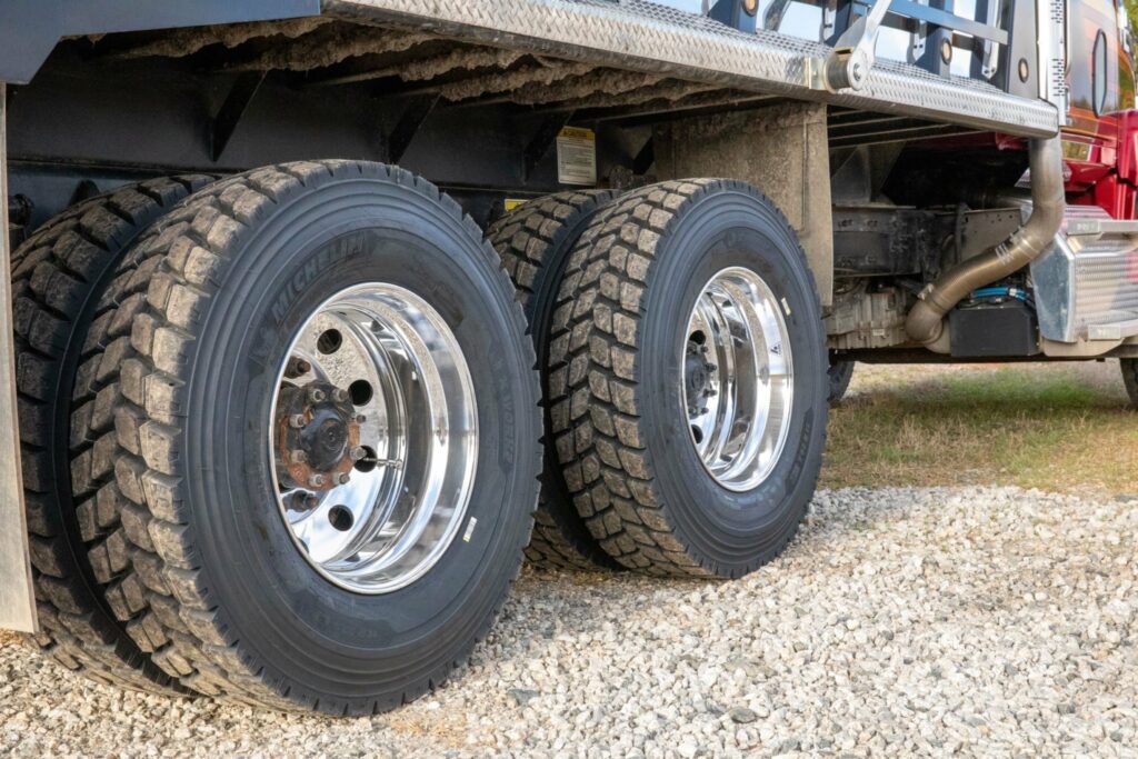 Michelin drive tire up for mixed environments - Truck News Michelin Drive Tires 275 80r 22.5