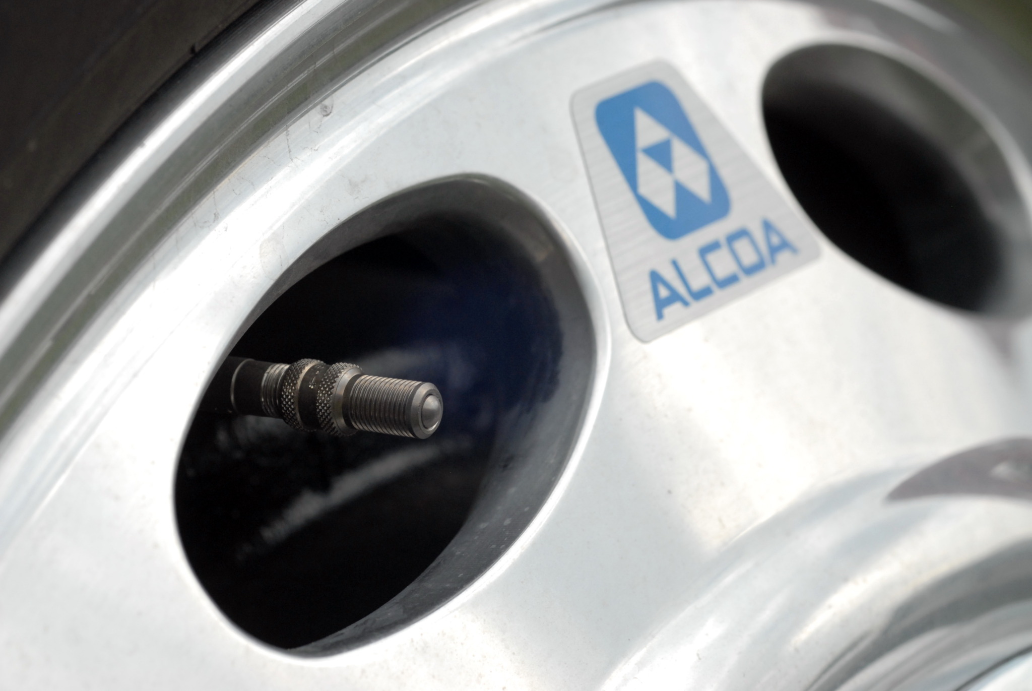It's time to rethink standard 100-psi tire pressures - Truck News