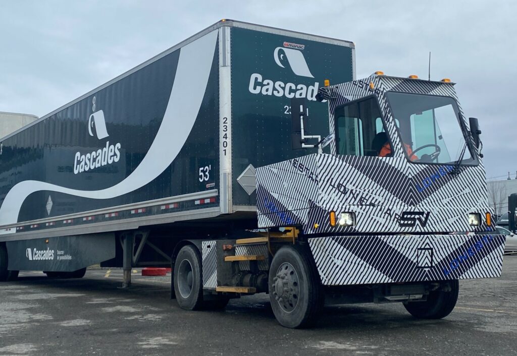 Cascades' LoneStar electric shunt truck