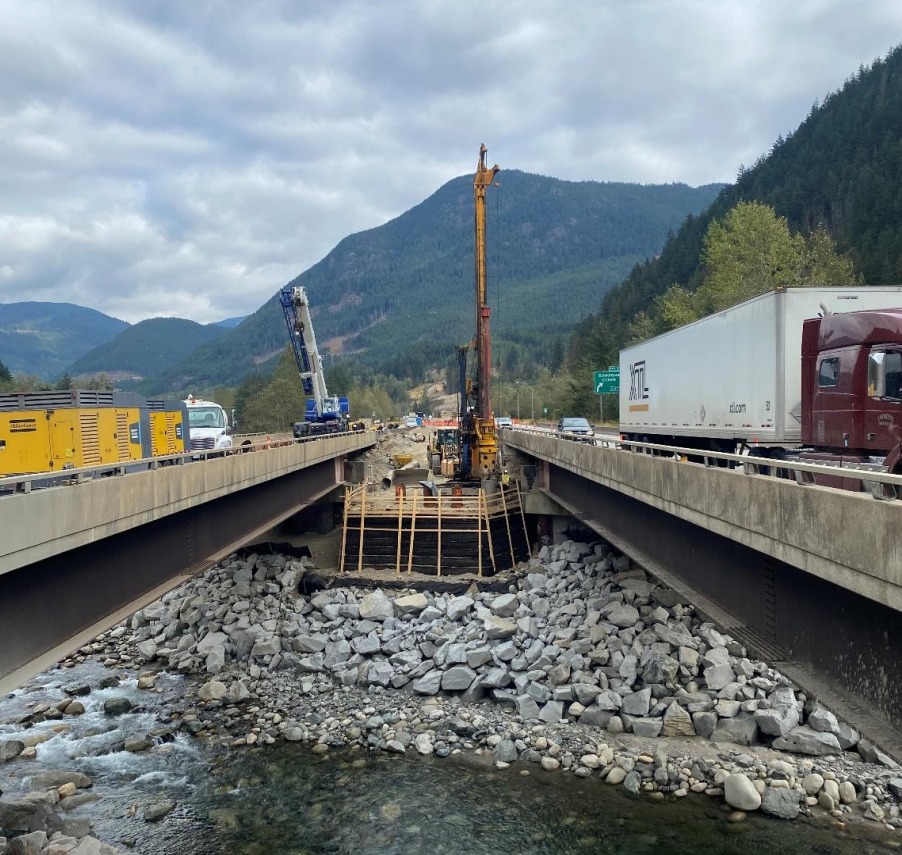 Picture of construction on Jessica Bridge on Hwy. 5 in B.C.