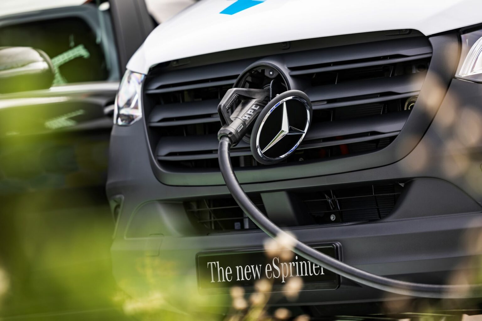 Mercedes bringing all-new electric Sprinter van to Canada - Truck News