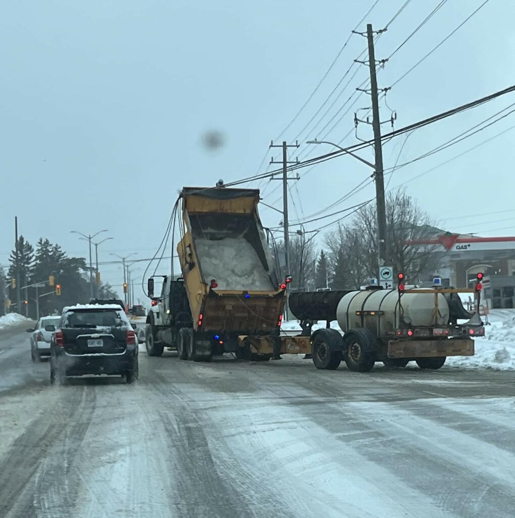 Dump truck hits wires in Guelph, Ont.